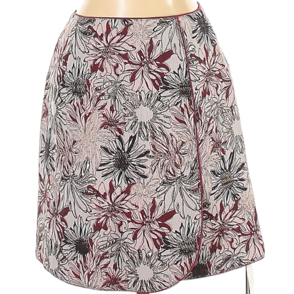 Lily Brown NWT White Skirt. Gold, Red, & Black woven Floral pattern.